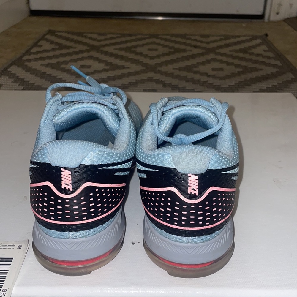‼️NIKE RUNNERS‼️ - Picture 4 of 5
